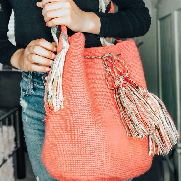 Wayuu handmade shoulder bag - Picture 2 of 2